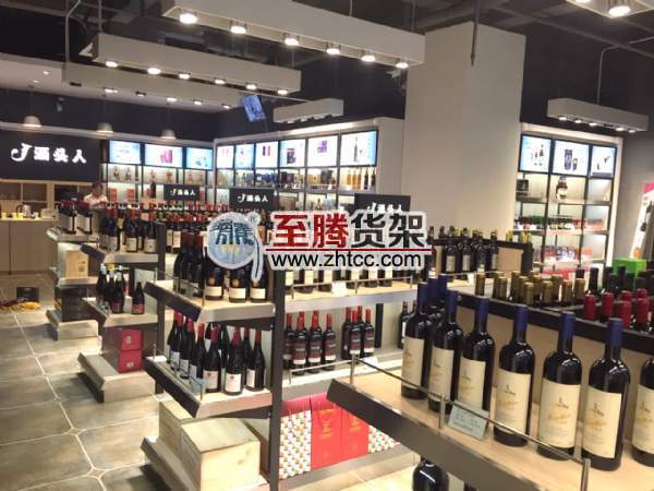 酒頭人連鎖酒品專賣：酒架的展現藝術